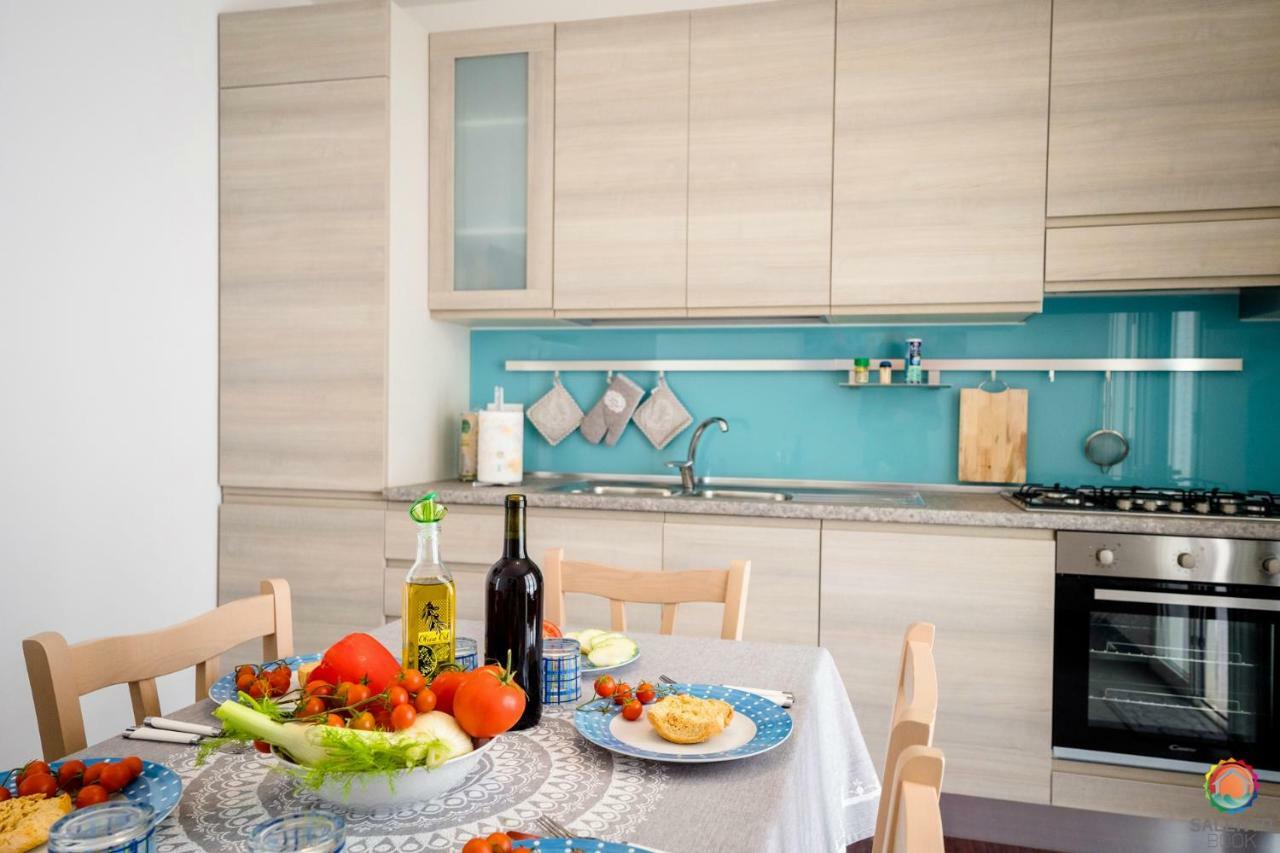 Perle Del Mare - Appartamenti Di Pregio 70M Spiaggia Pescoluse 佩斯科勒海滨 外观 照片
